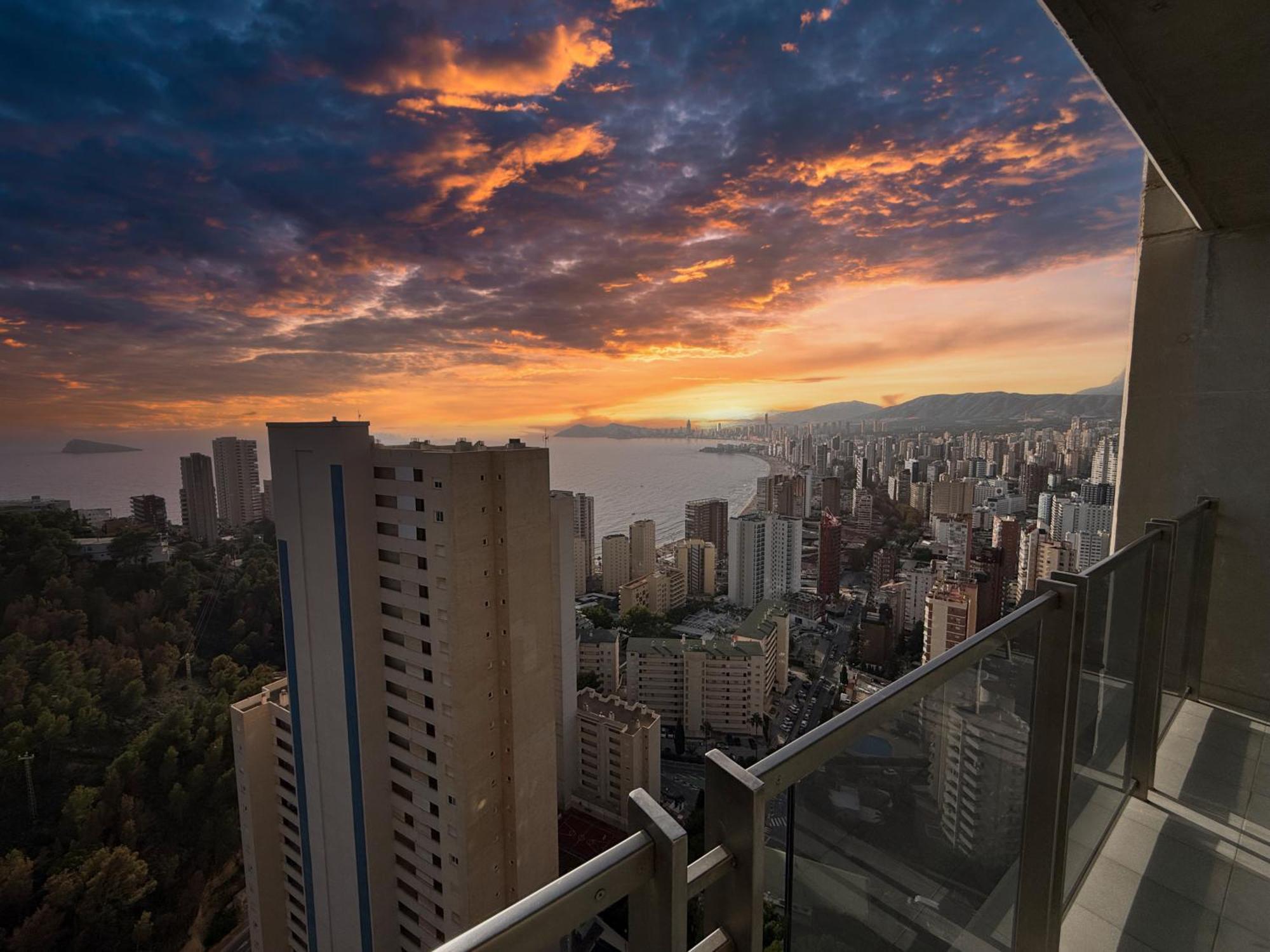 Beautiful Apartment Near Beach With Panoramic Sea-View ベニドルム エクステリア 写真